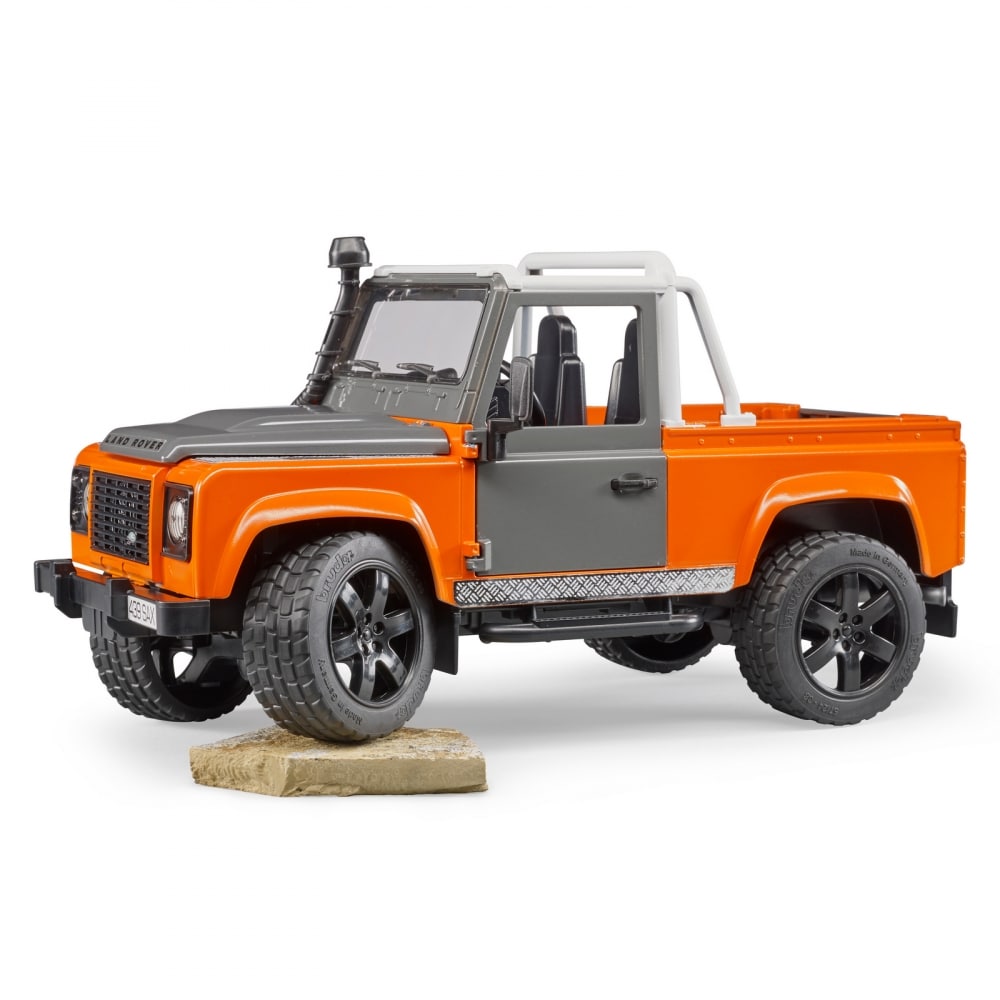 Bruder land rover defender